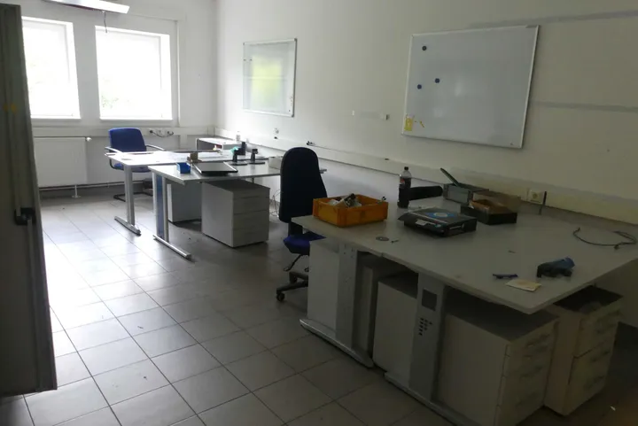 Rauminhalt Umfang: nur Möbel, ohne Unterlagen, ohne Ordner